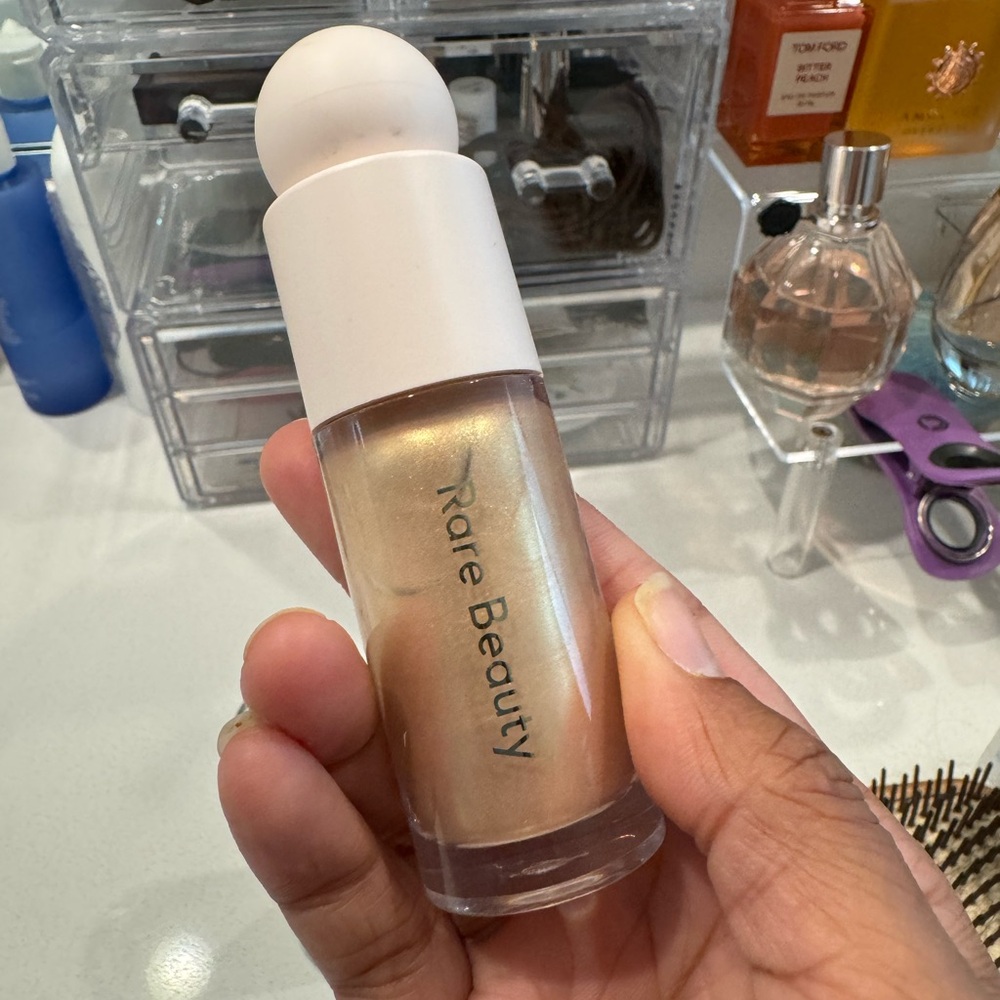 Rare Beauty Highlighter - Only used once perfect condition